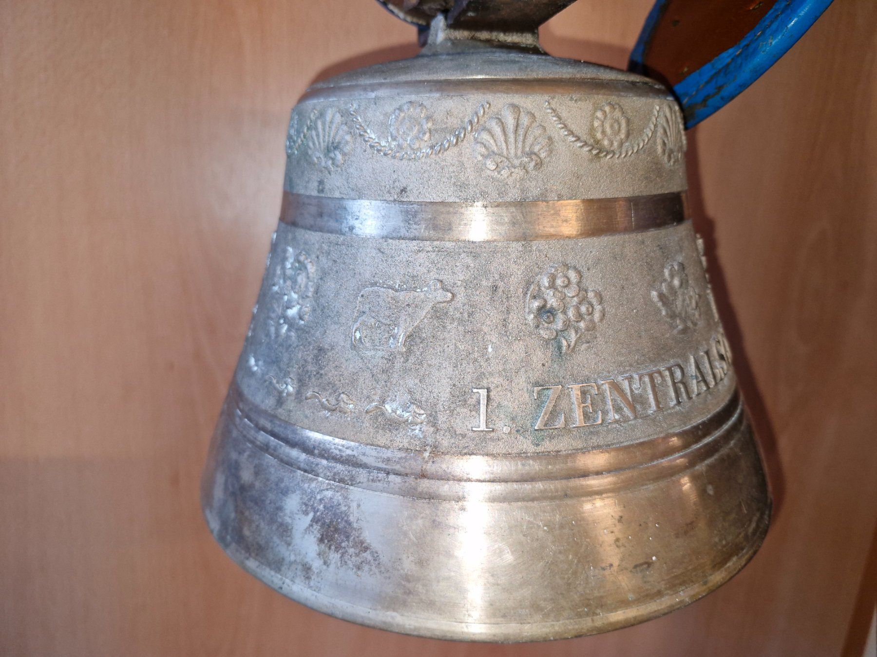 Cloches & sonnailles: Glocke Treichel – D'occasion à Guarda par rue_bpd7 2