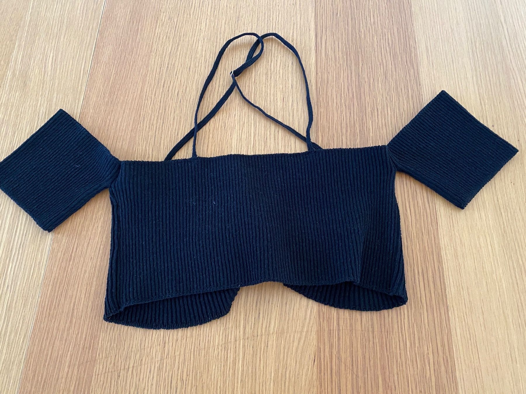 Top: JACQUEMUS CROP-TOP Gr. 36 – Nuovo (secondo la descrizione) da Wald ZH venduto da Gosia_N 1