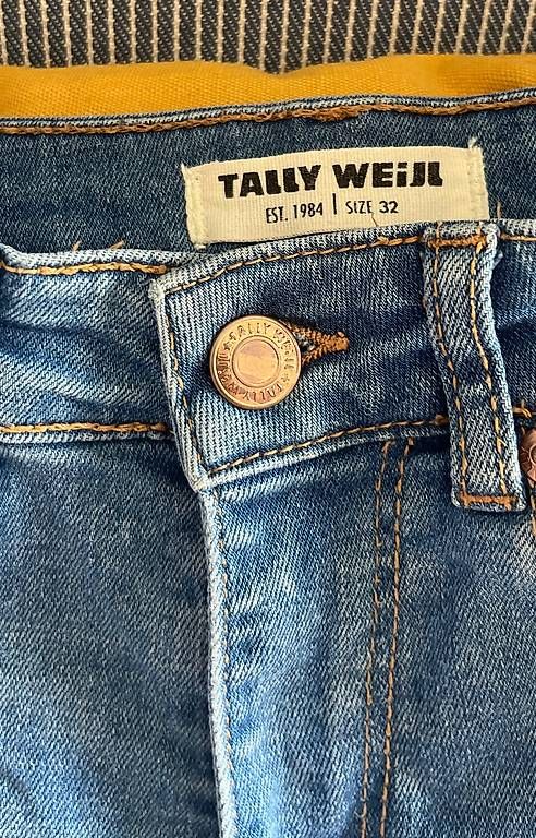 Tally Weijl Pantaloni: 2 Hotpants Jeans Gr. 158/ Size 32 – Usato da Urdorf venduto da Resumasa 1