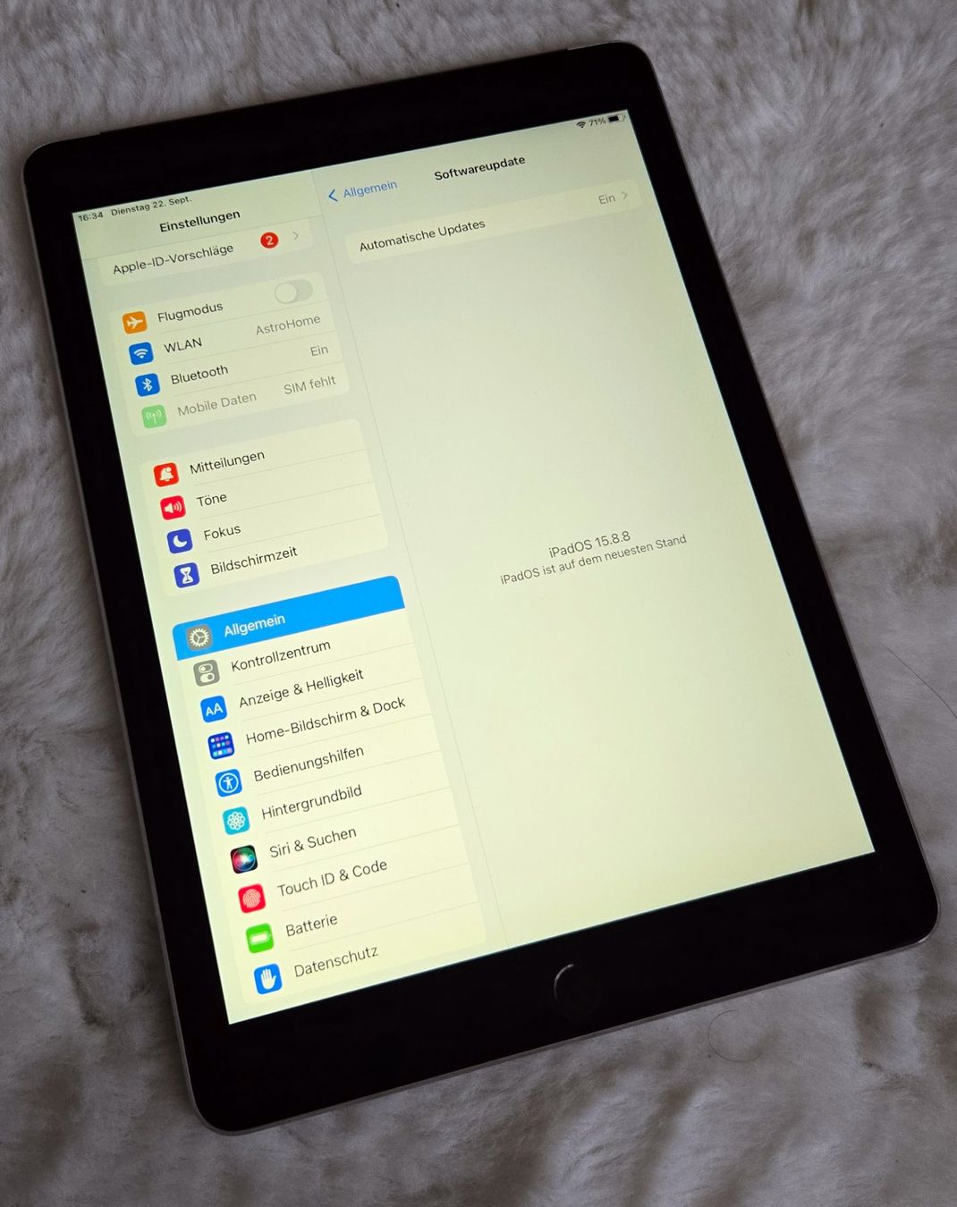 Apple Tablet PC: iPad Air 2 | 128GB inkl. Hülle – Usato da Arni AG venduto da StrohhutG 3