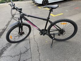 Serious Mountainbike schwarz-pink, Gebrauchter Zustand