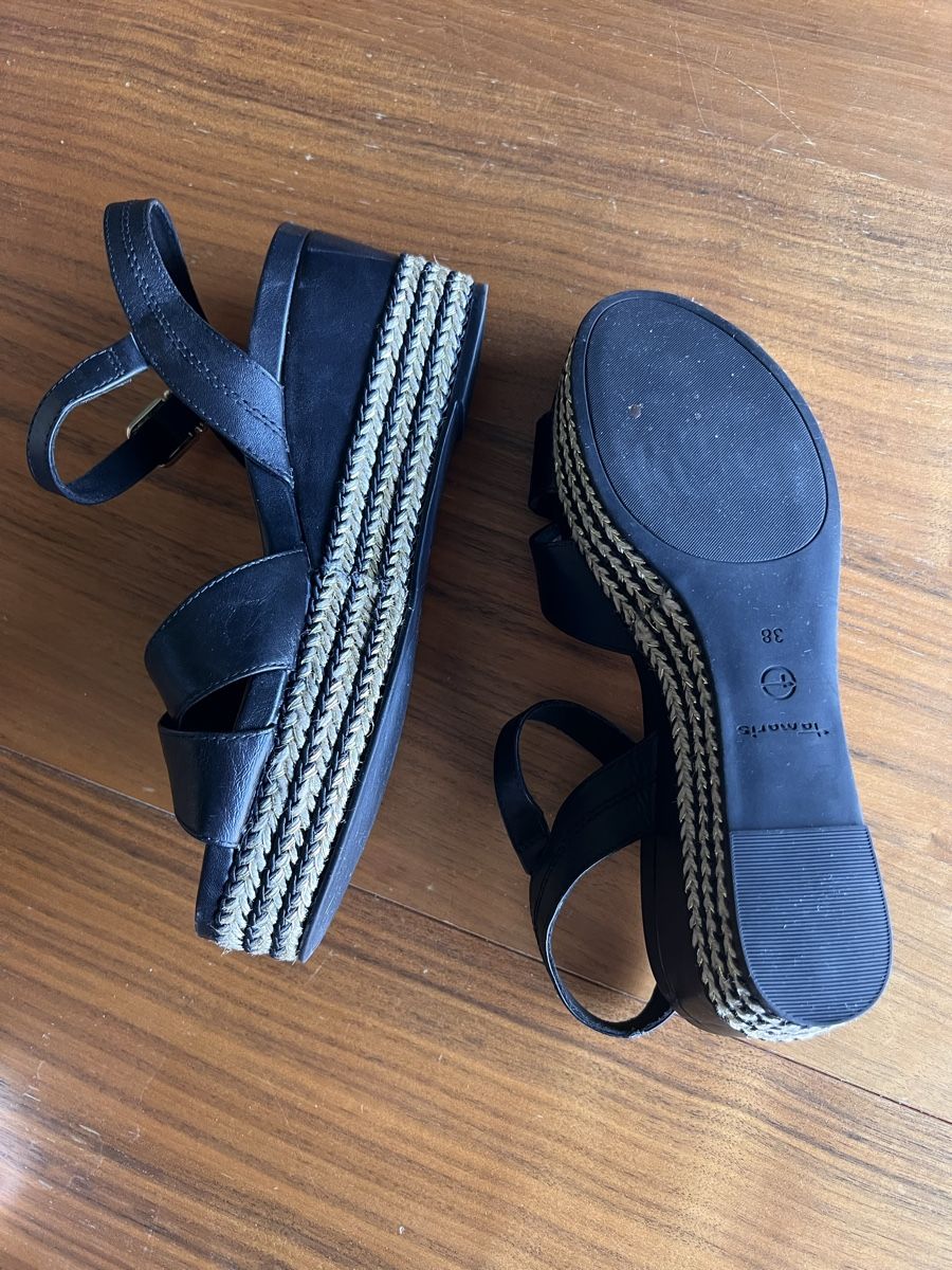 Tamaris Chaussures femmes: Sandales Tamaris, point. 38 – D'occasion à Bernex par 2ziemement 1
