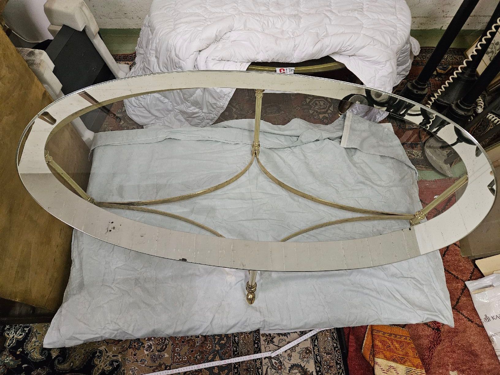 Tische: Ovaler Couch tisch Glasplatte Messinggestell Vintage – Gebraucht aus Rorschach von TimelessTrading 2