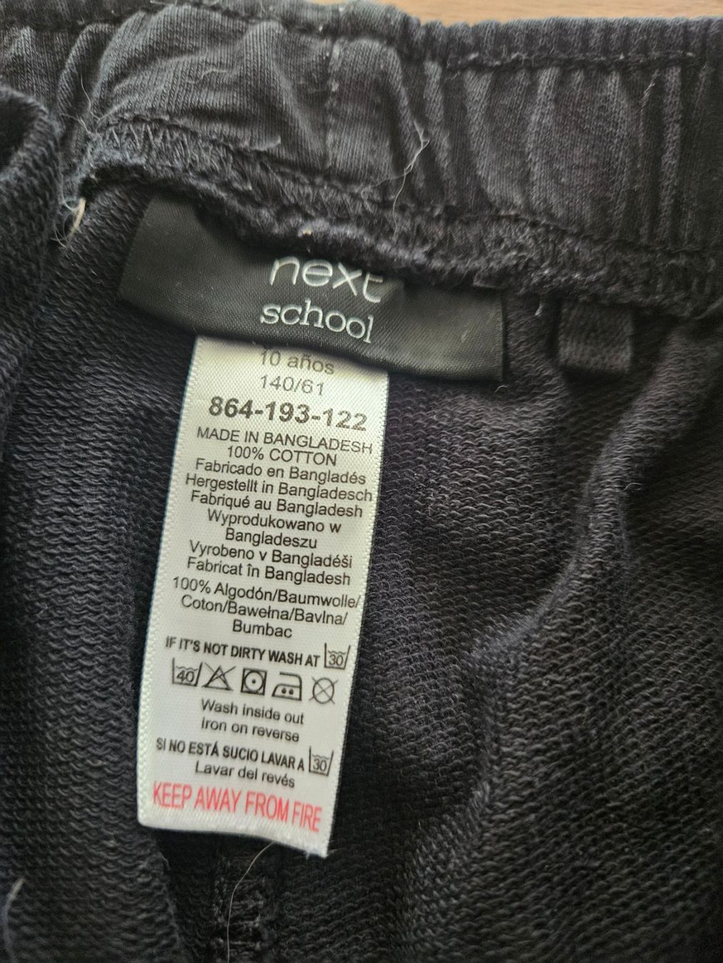 Next Pantalons: Next Shorts schwarz gr. 140 – D'occasion à Engelburg par ynnoc19 1