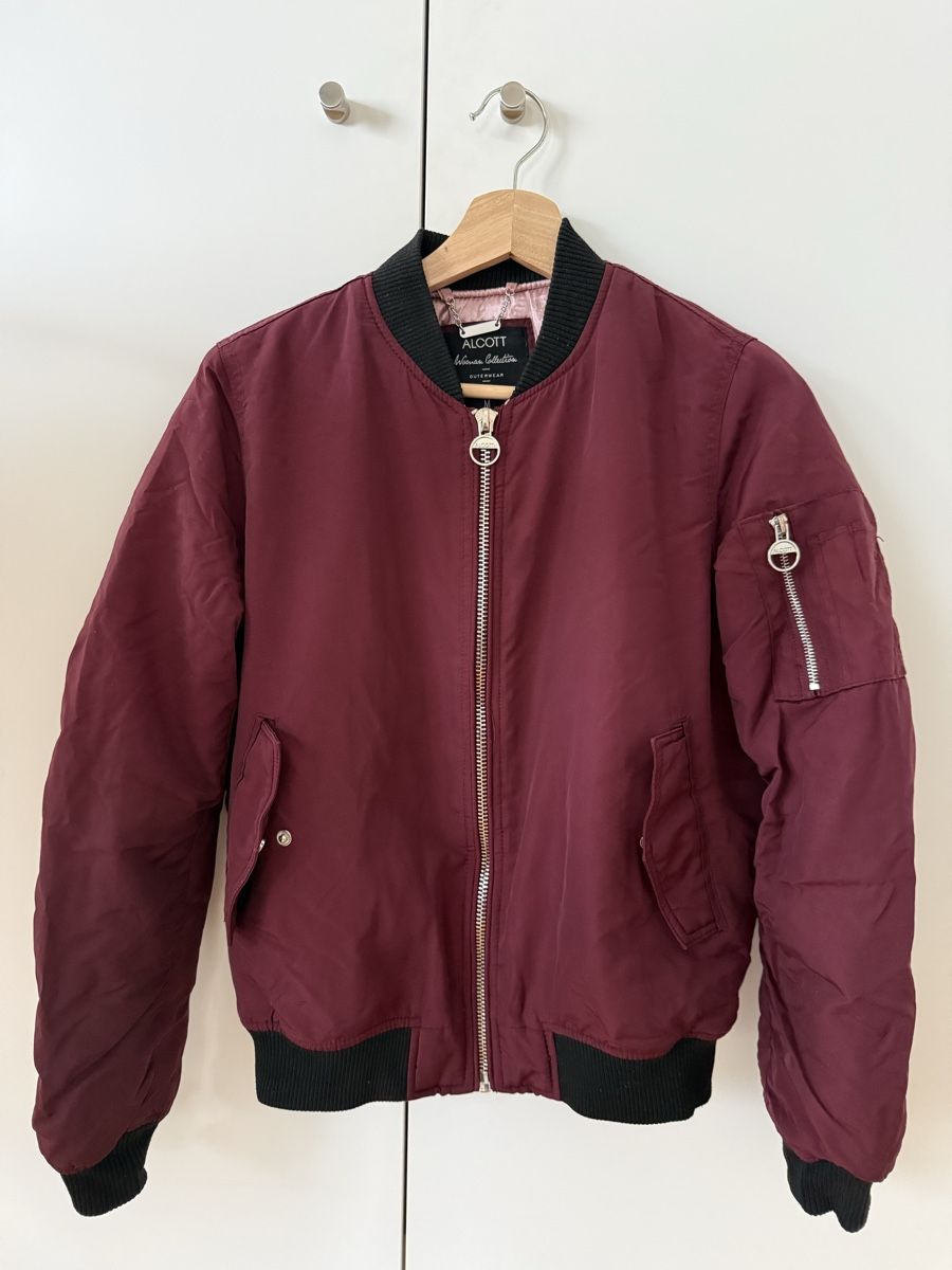 Jacken: BLOUSON BOMBER BORDEAUX – Gebraucht aus Lausanne von aly_b2bf