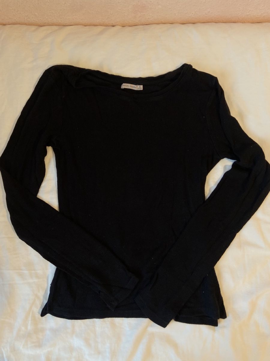 Bershka Top: Pull basique noir à manches longues Bershka – Usato da Chêne-Bougeries venduto da sor_9rzp