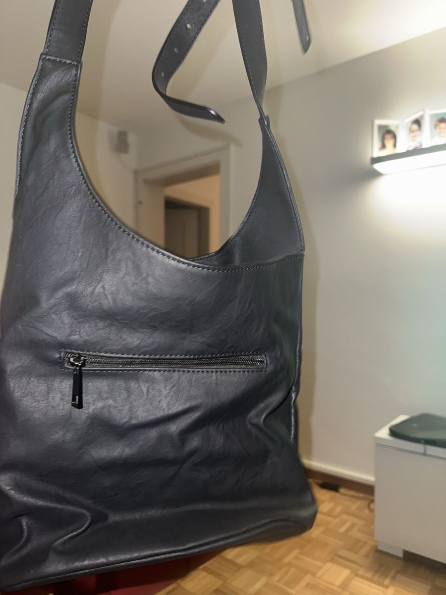 Borse da donna: Schwarze Umhängetasche mit Muster – Nuovo (secondo la descrizione) da Pfäffikon ZH venduto da Tetu.33 1