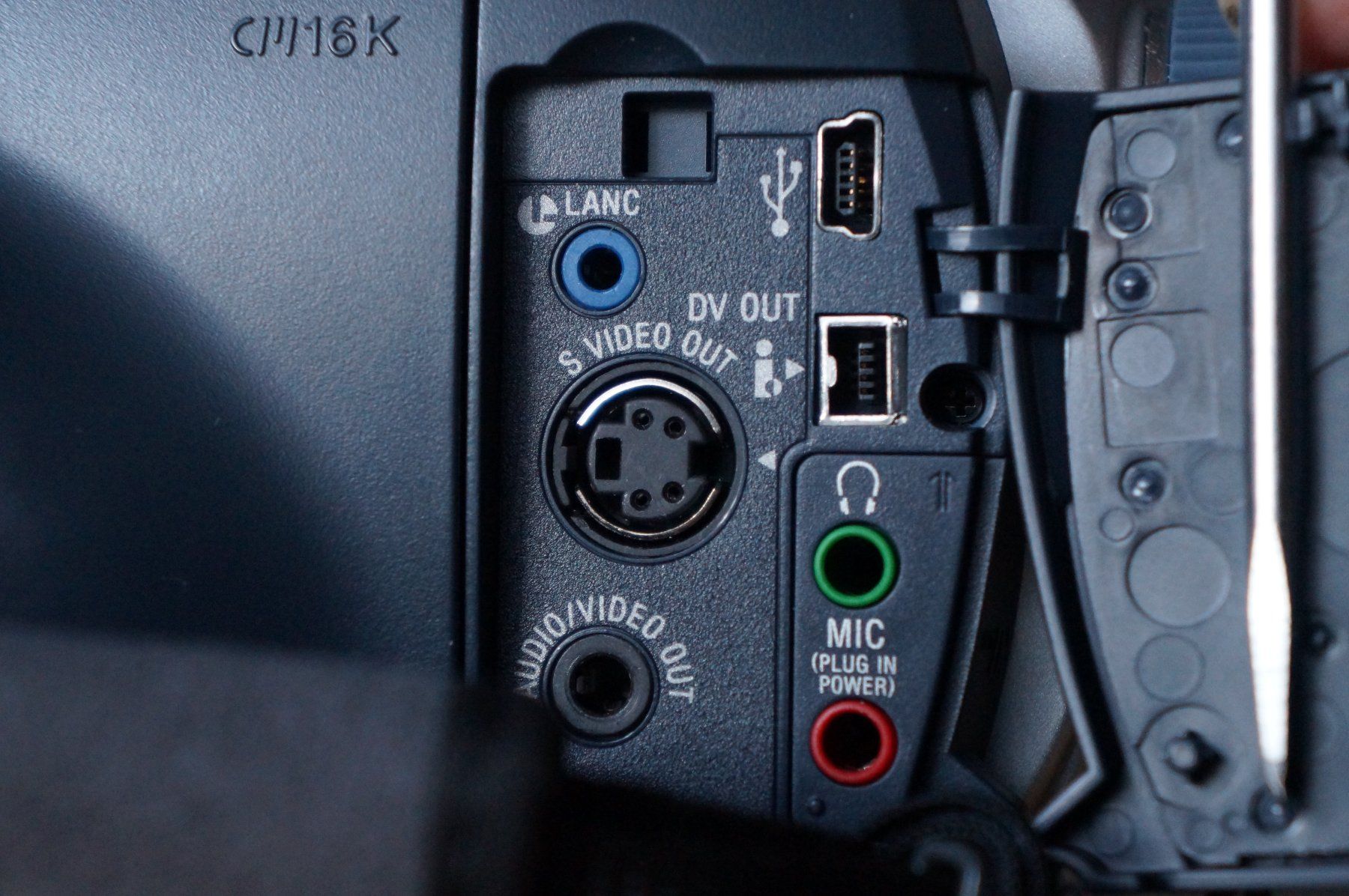 Sony Videocamere: Sony TRV16E ... MiniDV Camcorder ... einwandfrei – Usato da St.Gallen venduto da My_tinker 7