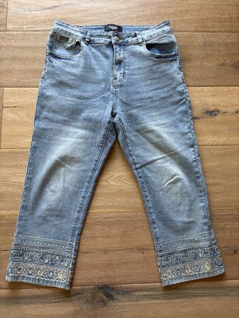 Sommer Jeans Chicoree Premium Gr. L mit Verzierung unten🦋