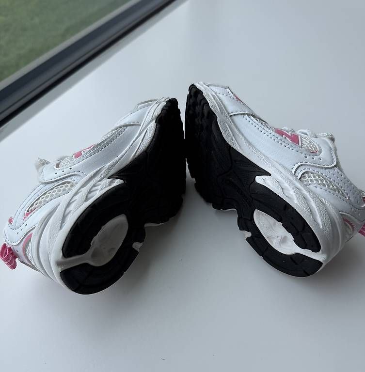 Scarpe per ragazze: New Balance 25 – Usato da Bottighofen venduto da Verkauf_TG 4