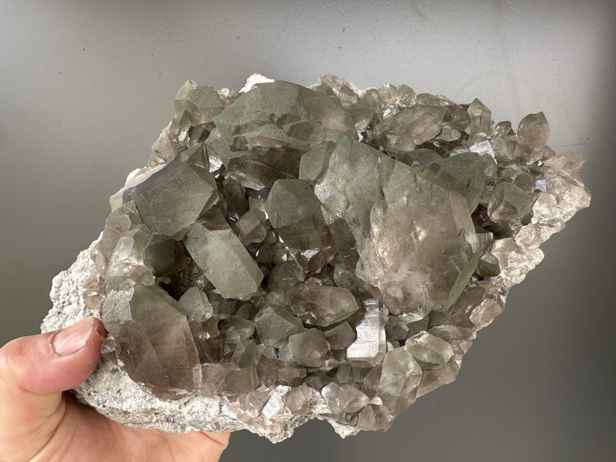 Minerali & Pietre curative: Stufe mit 2 Gwindeln & Rosafluorit Furka – Usato da Oberuzwil venduto da Crystall0