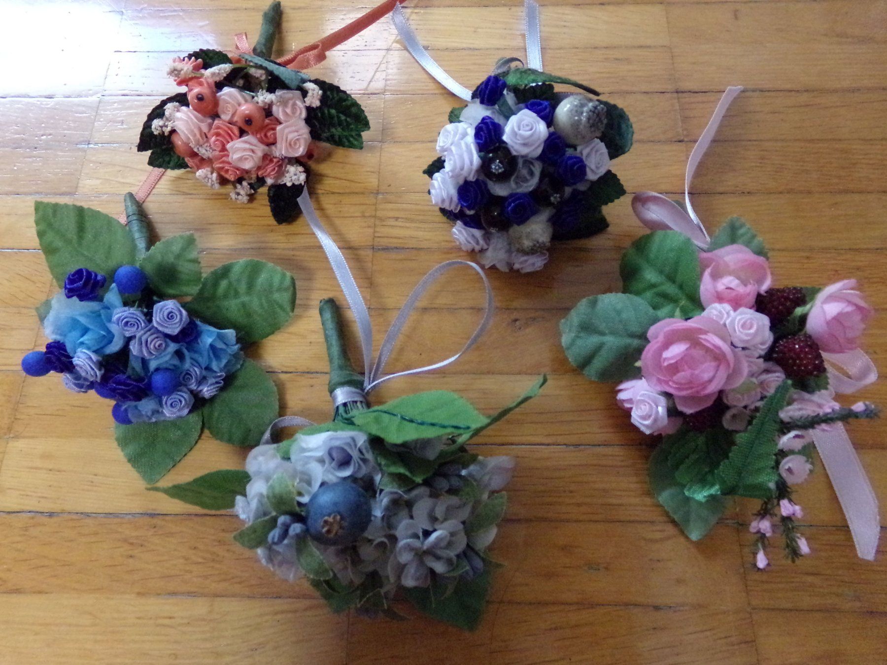 Tutte le decorazioni: Deko Blumensträusse   5 Stück – Usato da Winterthur venduto da Jessi_di 1