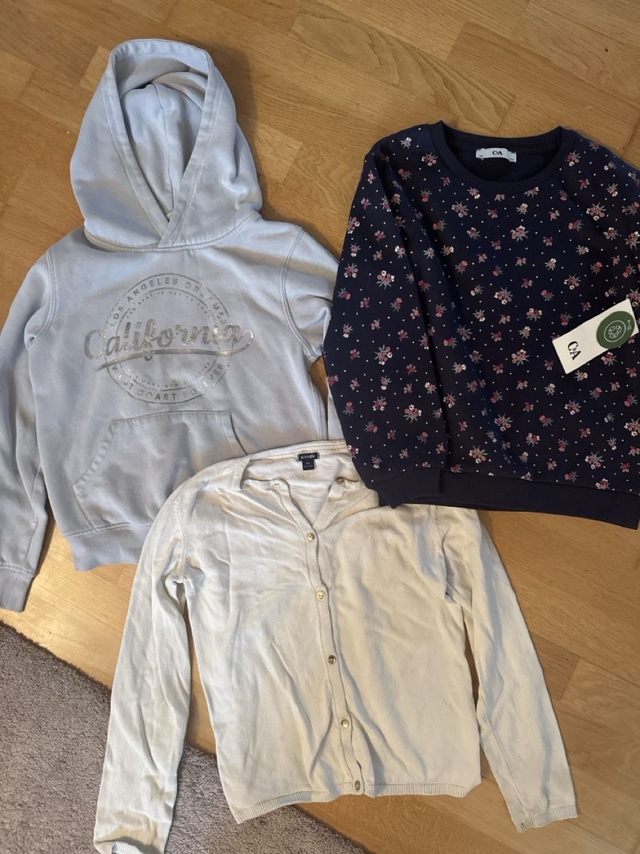 Pullover & Sweatshirts: 3 Mädchen Pullover 134 – Gebraucht aus Wädenswil von dor_ddx7