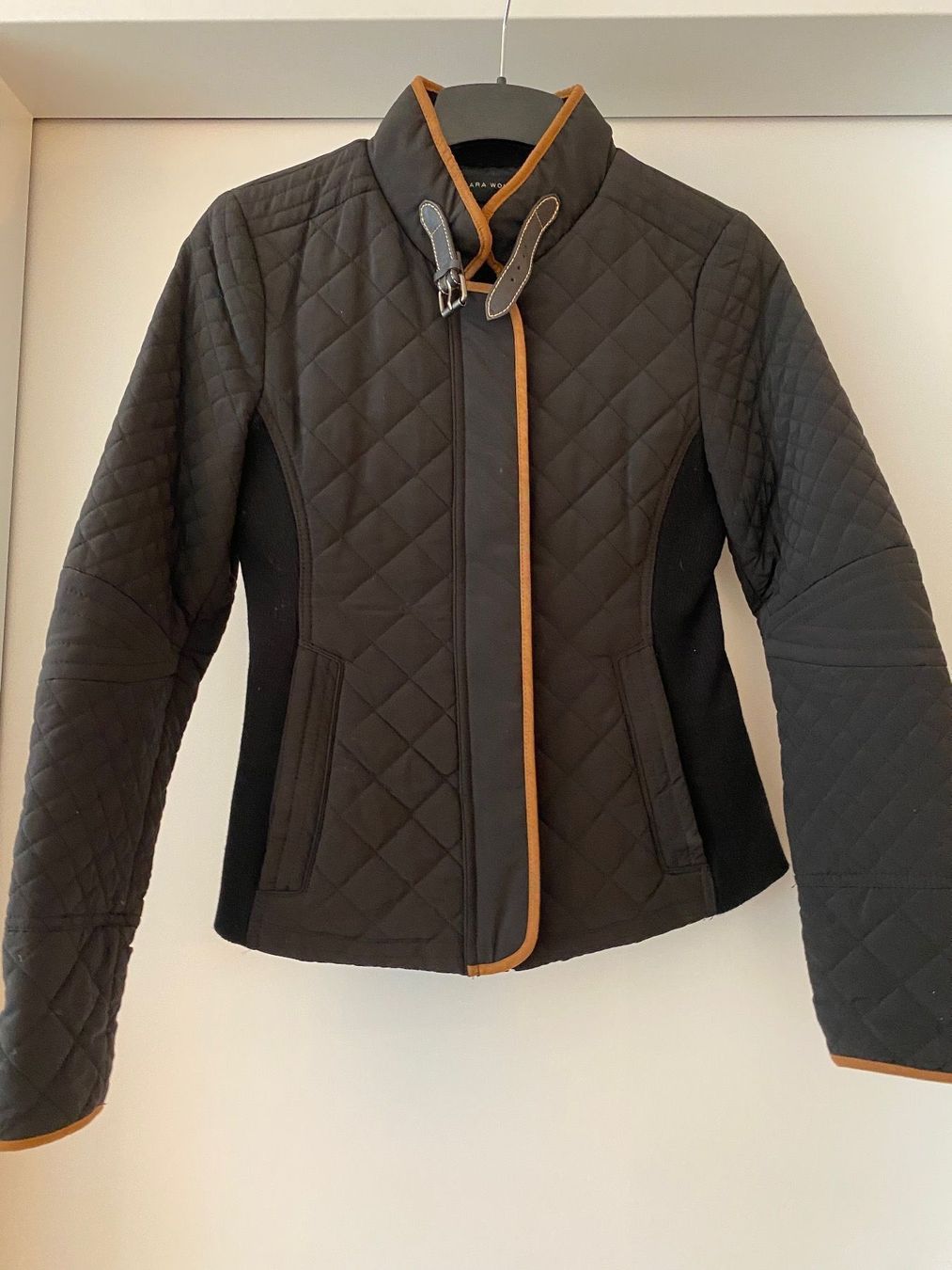 Zara Vestes: Steppjacke Zara – D'occasion à Glattpark par Kleider_shop