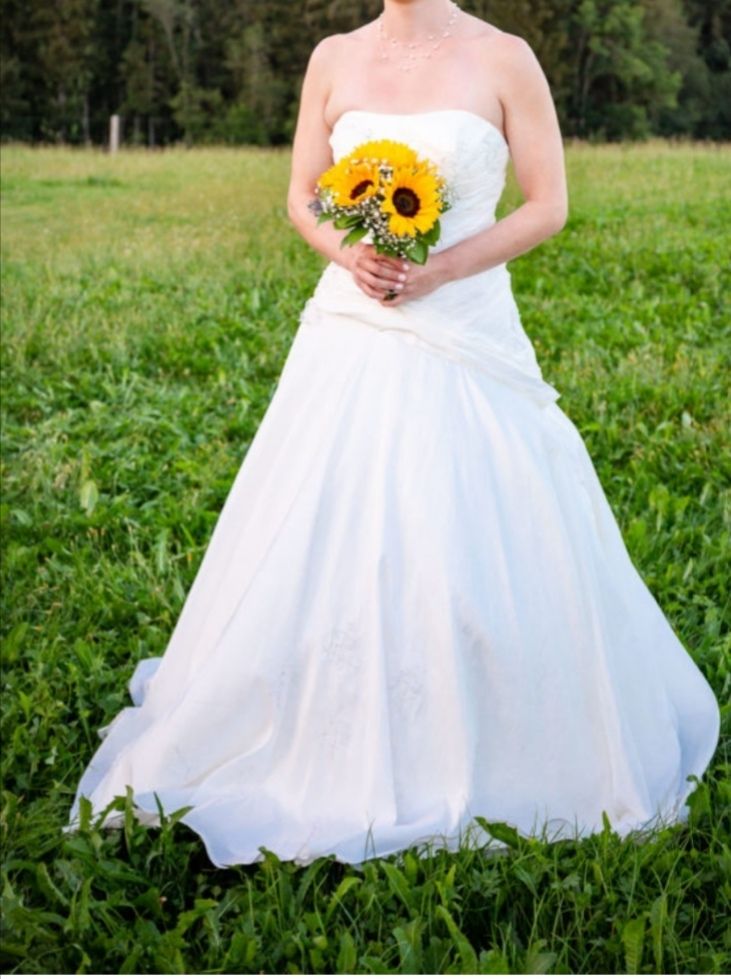 Robes: Brautkleid – D'occasion à Schachen b.Herisau par P_94_B