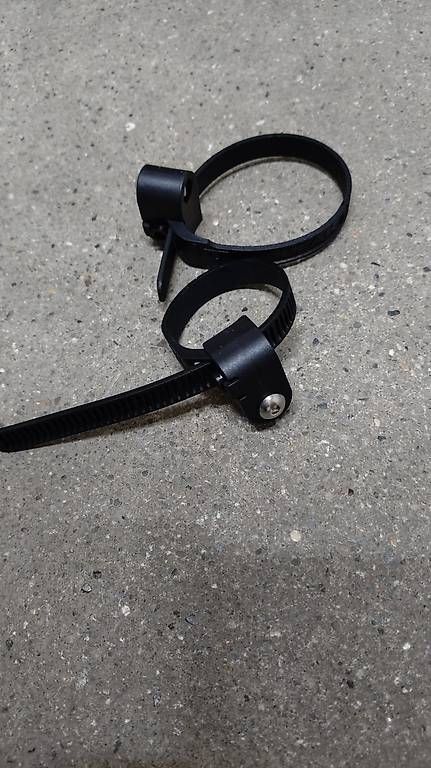 Tutti gli attrezzi: 2 X Topeak VersaMount (2 pieces) – Usato da Lausanne venduto da pau_5lft 1