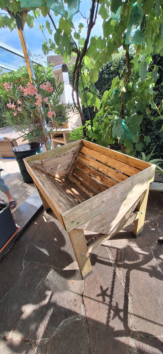 Pots de fleurs: Hochbeet aus Holz, gebraucht – D'occasion à Ballwil par Pat-1962