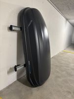 Unbenutzte Dachbox mit Premium Basisträger