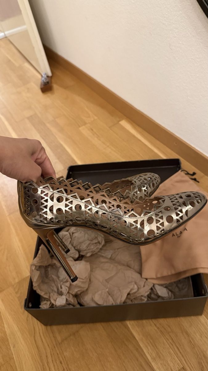 Alaia Damenschuhe: Alaia heels 39 – Gebraucht aus Neuchâtel von ClosetSwap 1