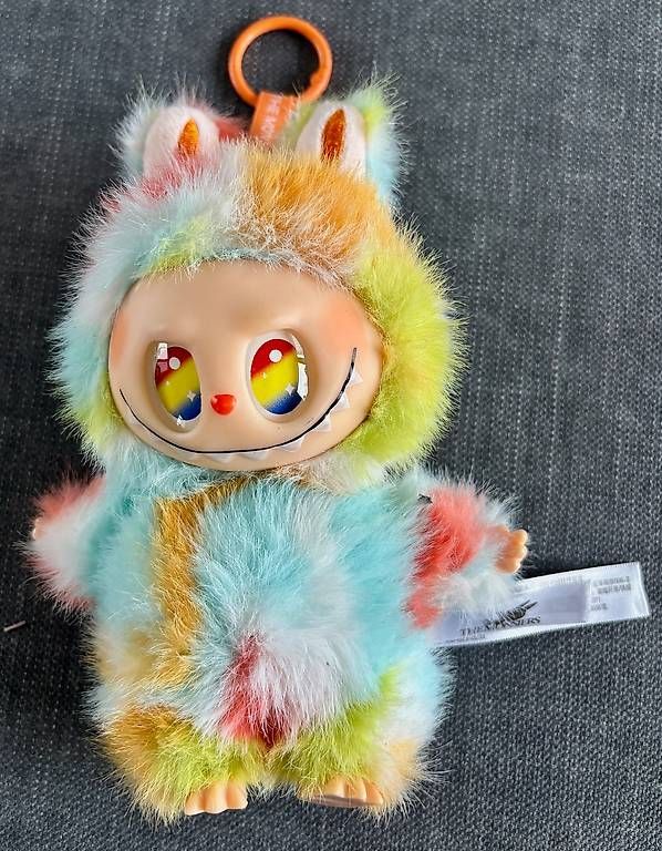 Statuette: Labubu bunt – Usato da Samstagern venduto da Garfield13