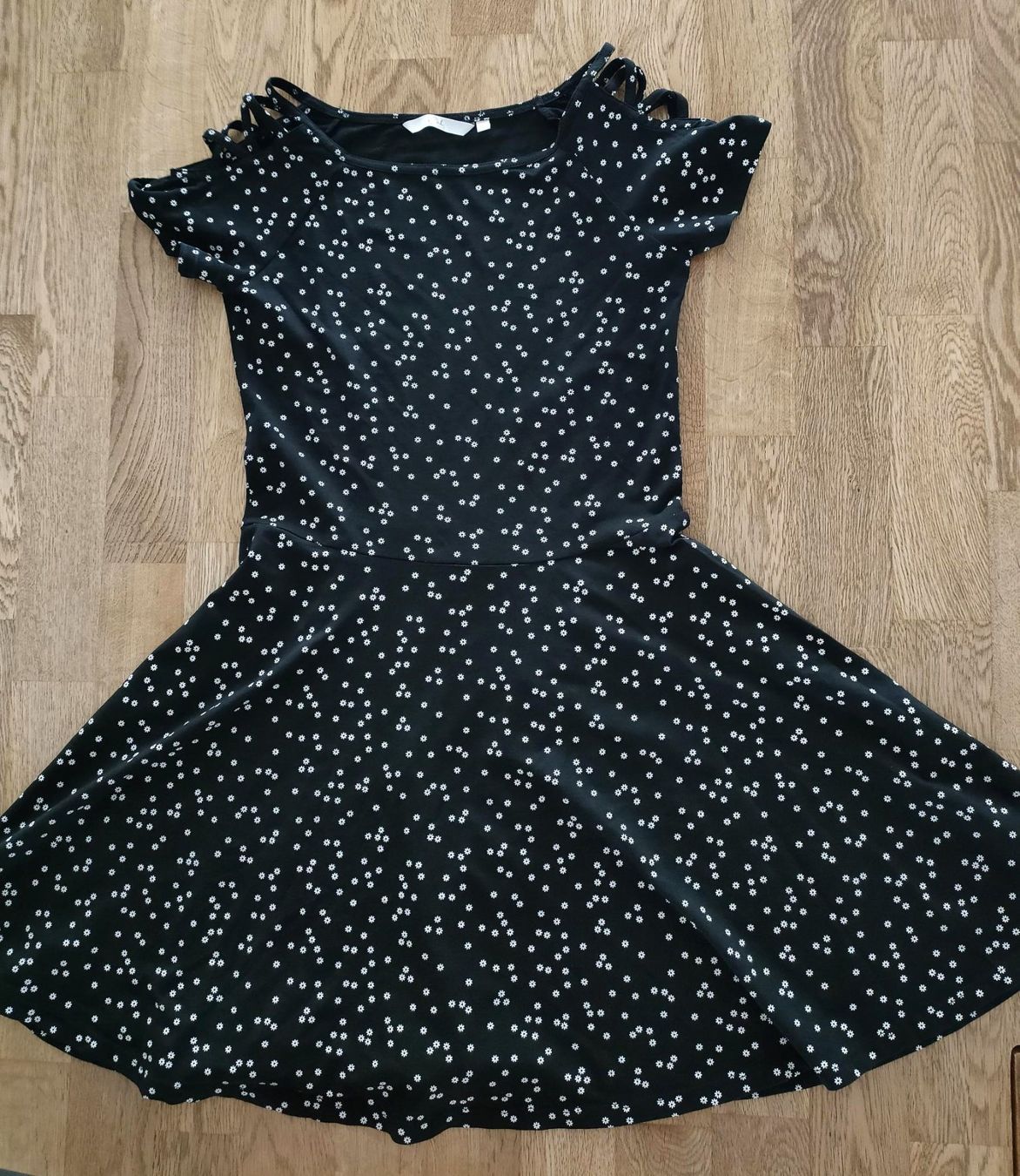 Robes: Kleid mit Blümchen / C&A Clockhouse / S – D'occasion à Suhr par sternenklar0305