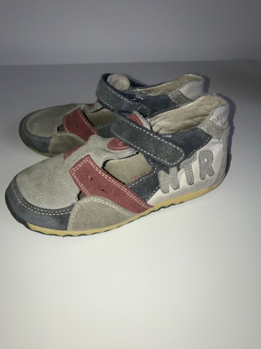 Naturino Schuhe für Jungen: Sandalen Naturino Gr.26 – Gebraucht aus Meilen von Exclusive00