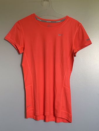 T-shirt Nike Dri-FIT Orange Fluo, Taille XS