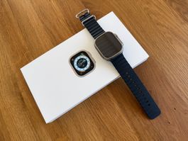 Apple Watch Ultra Smartwatch gebraucht in OVP
