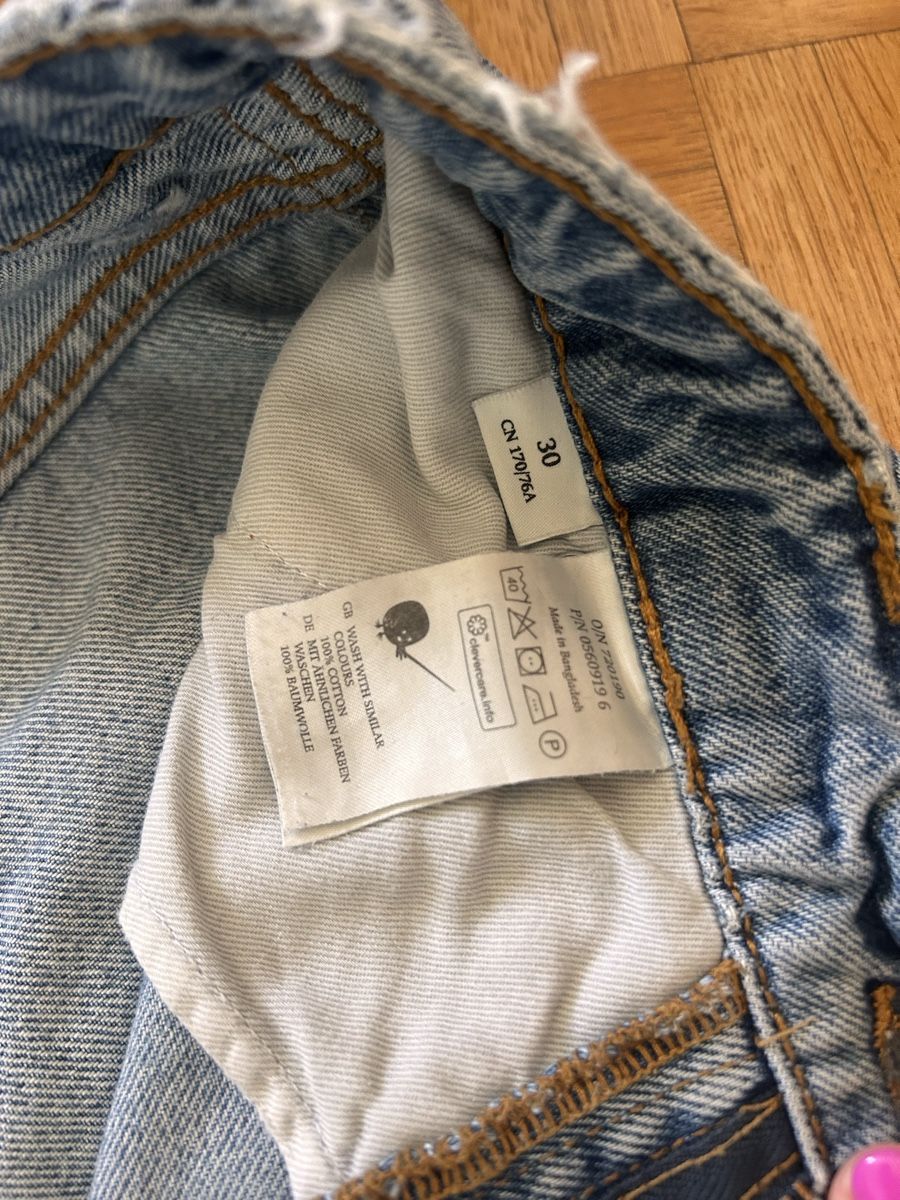 Monki Jeans: Monki Jeans mit Streife , Gr. 30 – Usato da Zürich venduto da olivia_oh_dear 2