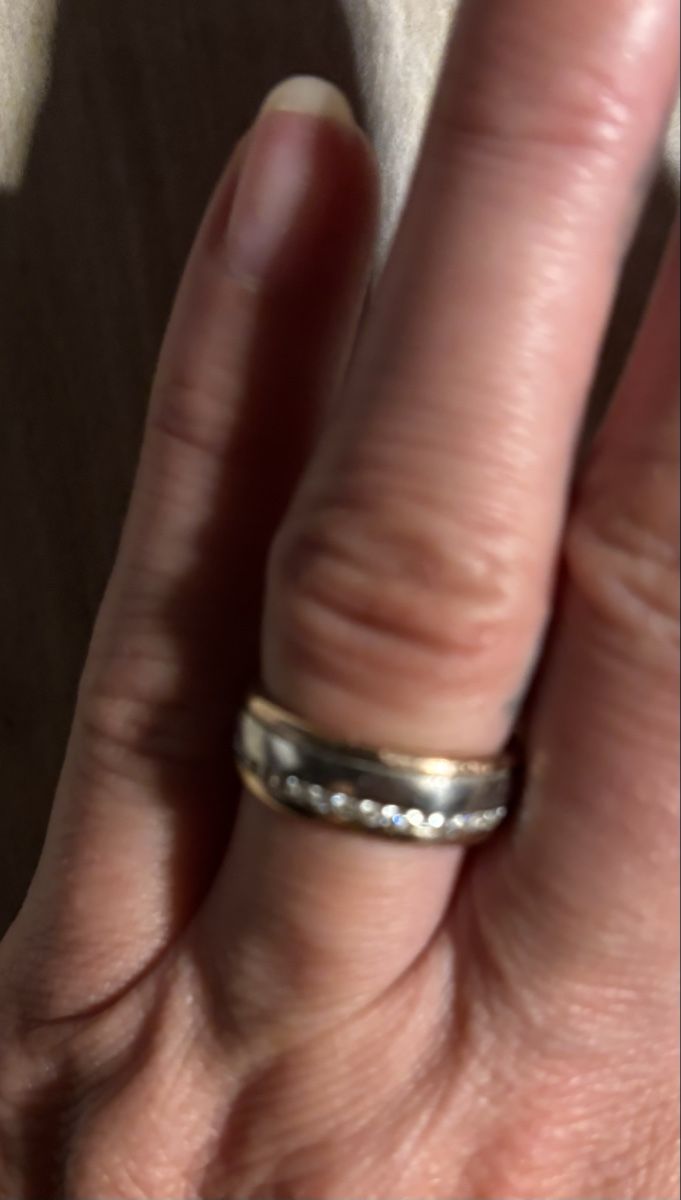 Anelli: Traumhafter Ring mit vielen Brillianten – Usato da Biel-Benken BL venduto da Pepsi23 2
