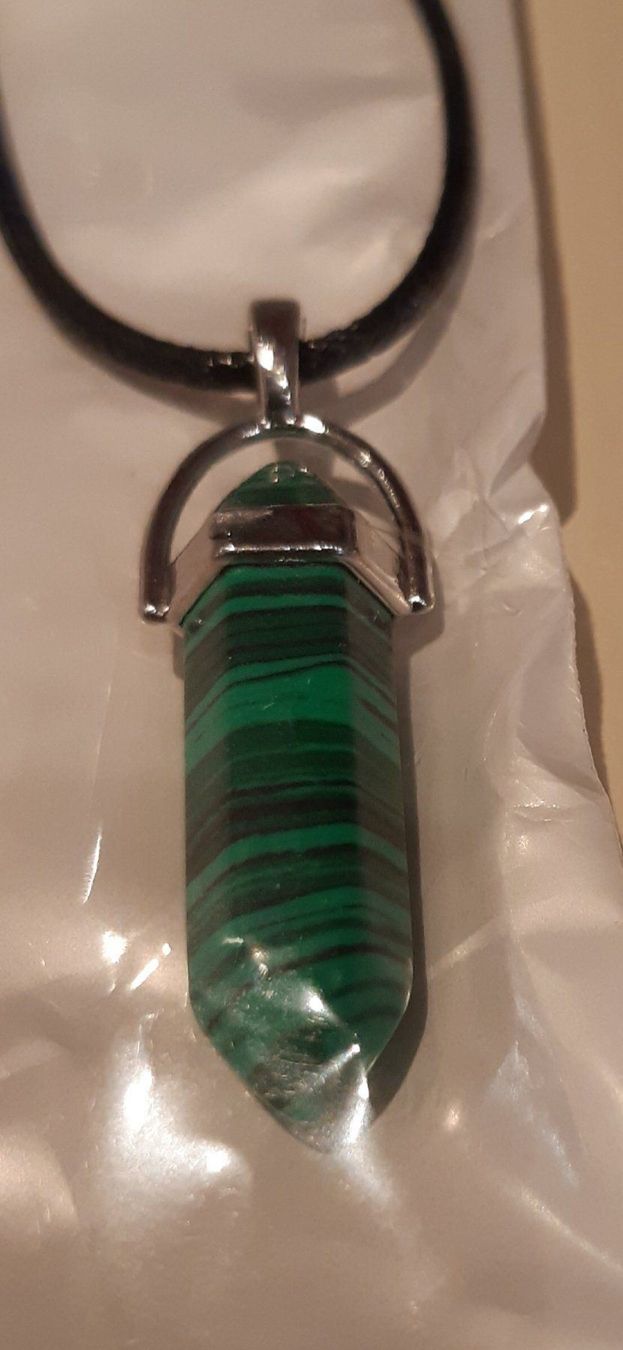 Ketten: Grüner achat an Lederband – Neu und originalverpackt aus Ibach von fantasyfashion