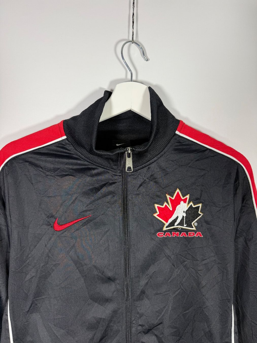 Nike Pullover & Sweatshirts: Nike Kanada Trainingsjacke M – Gebraucht aus Mühledorf BE von ericgrunder_12 1