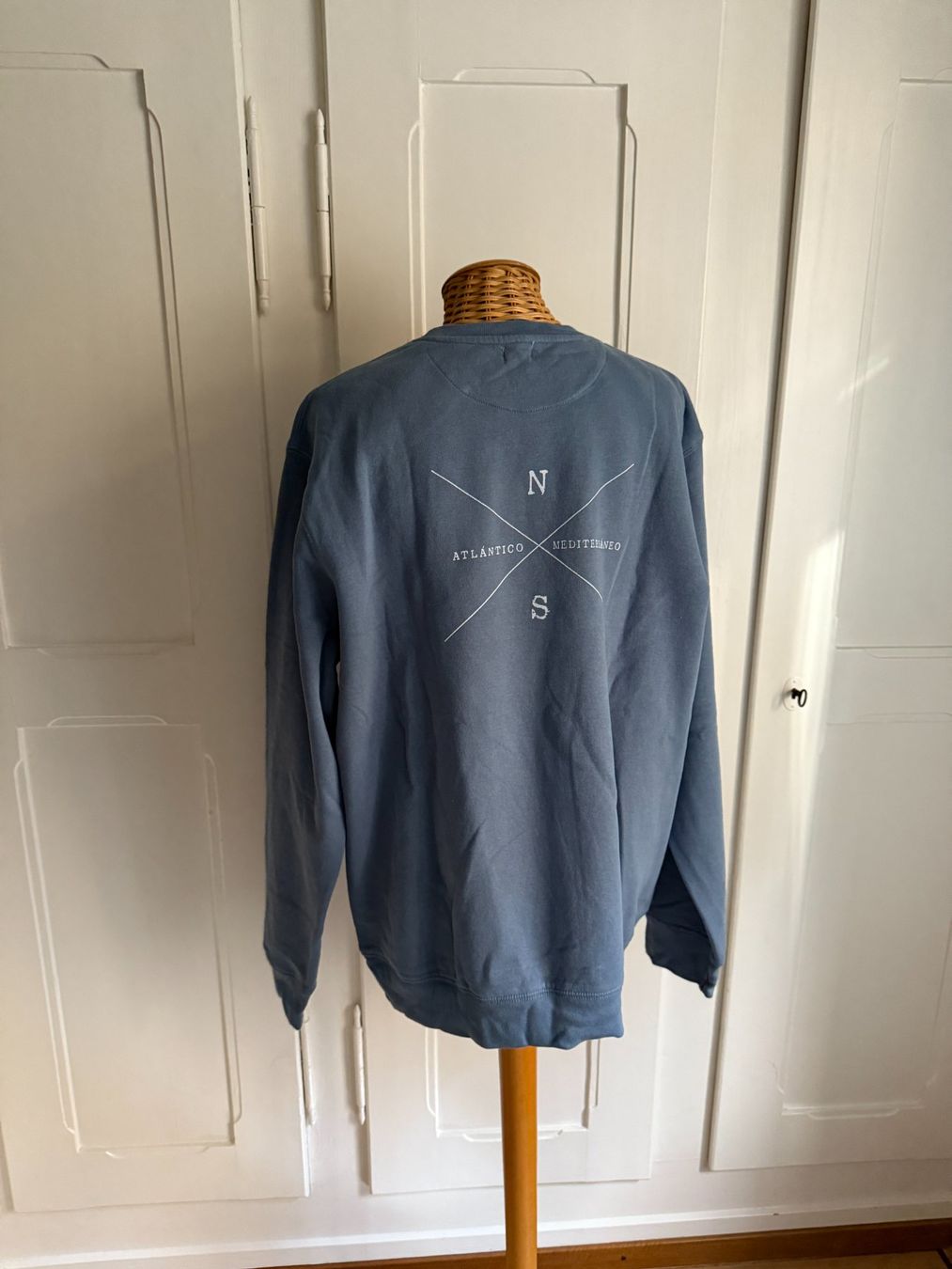 Pulls & Sweat-shirts: LYA TARIFA - Sweatshirt hellblau XL – D'occasion à Zürich par Diazaio 2