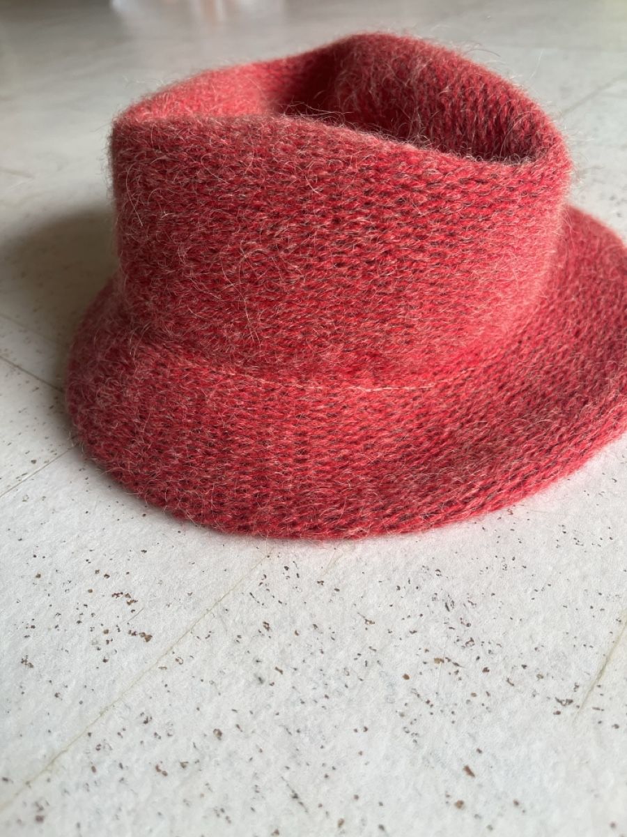 Chapeaux, bonnets & casquettes: Hut rot guter Zustand – Neuf (Voir description) à Klingnau par bet_t9c6