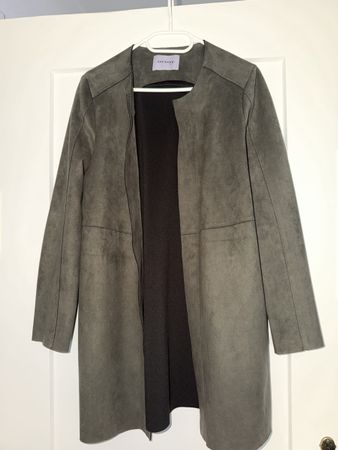 Jacke Orsay Wildlederoptik olivgrün Grösse S getragen