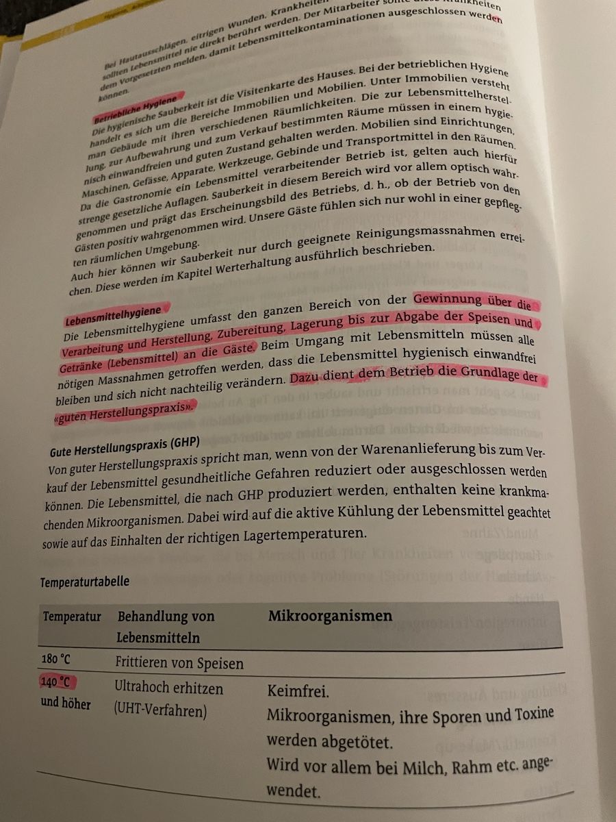 Libri: Servicelehrbuch – Usato da St. Gallen venduto da xandram07 2
