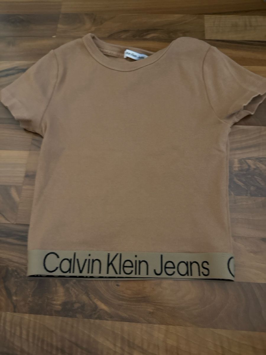 Calvin Klein T-shirt: Calvin Klein T-shirt S – Usato da Luzern venduto da slavi_22