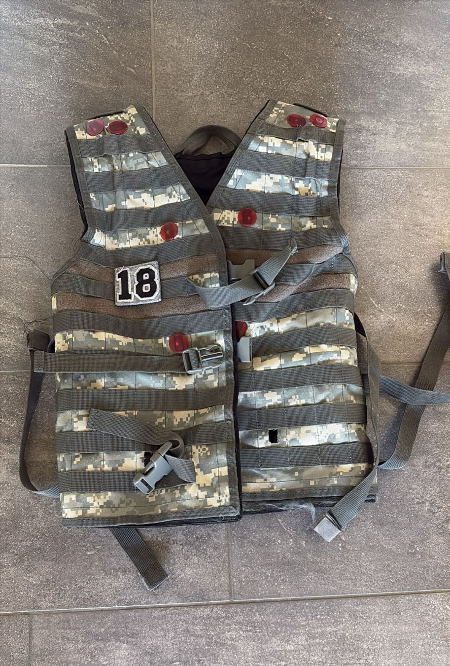 Uniformi: Tactical Weste / Paintball Weste – Usato da Wangen b. Olten venduto da Hba2