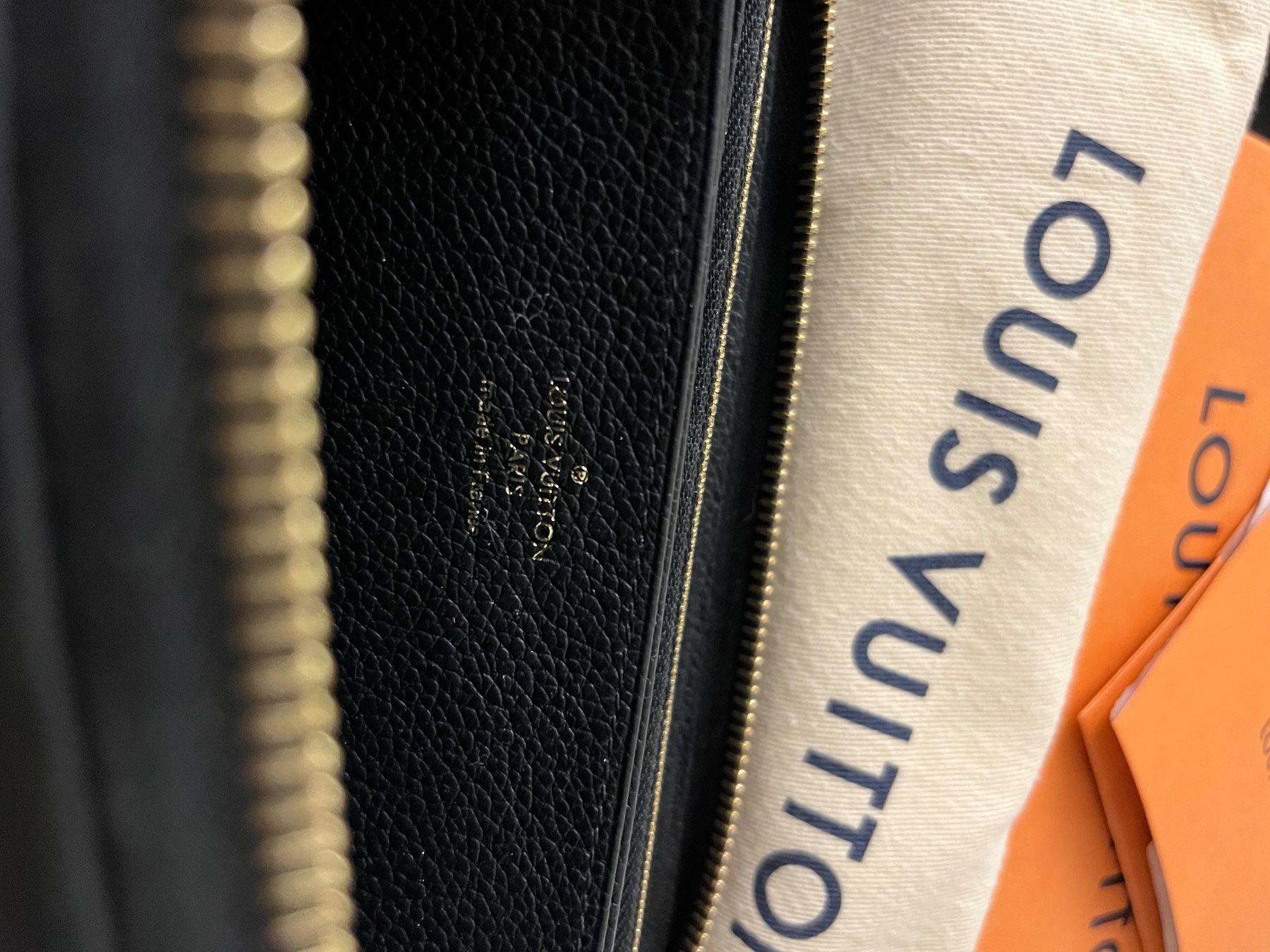 Louis Vuitton Portemonnaie: Louis Vuitton Zippy Geldbörse – Gebraucht aus Richterswil von immoplan 2