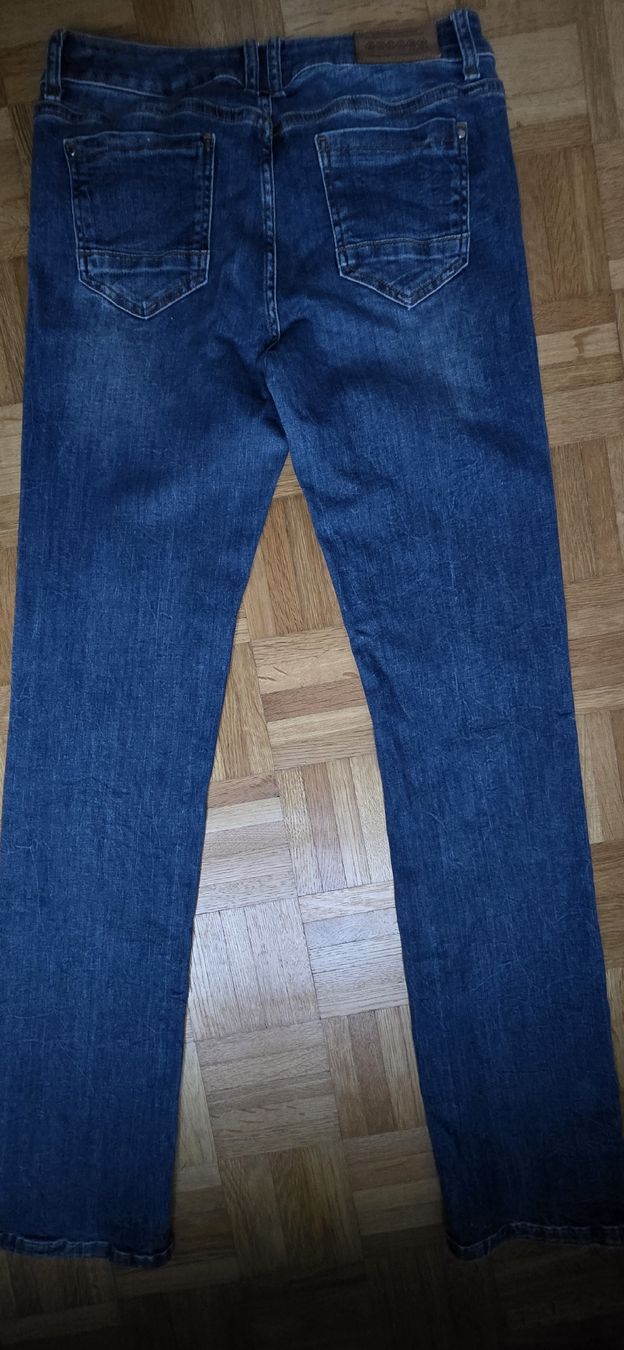Jeans: Jeans Taille 38 – Usato da Yverdon-les-Bains venduto da van_dq65 2