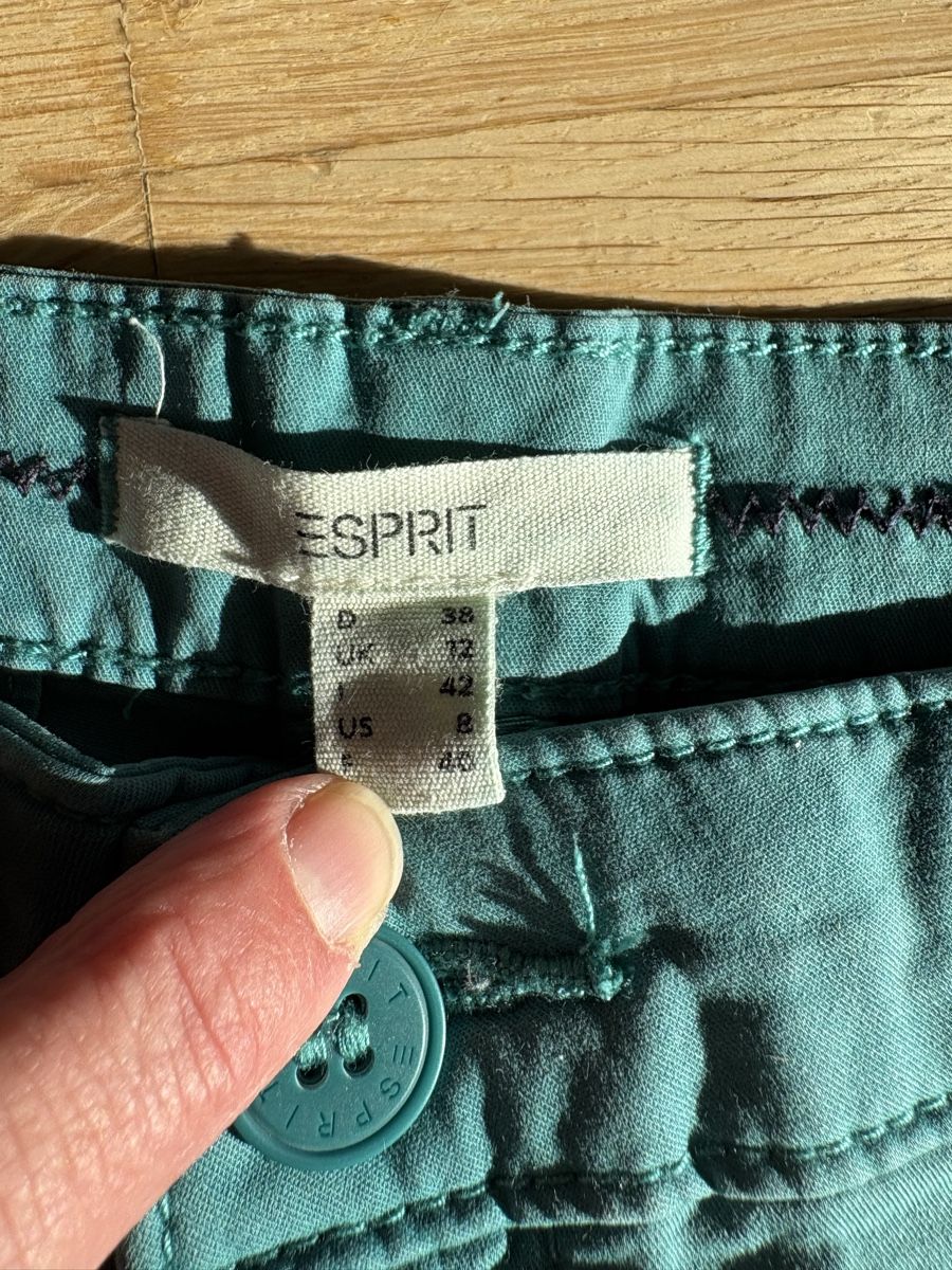 Esprit Pantaloni: Esprit Turquoise Shorts, Size 38 – Usato da Nyon venduto da Iamher 2