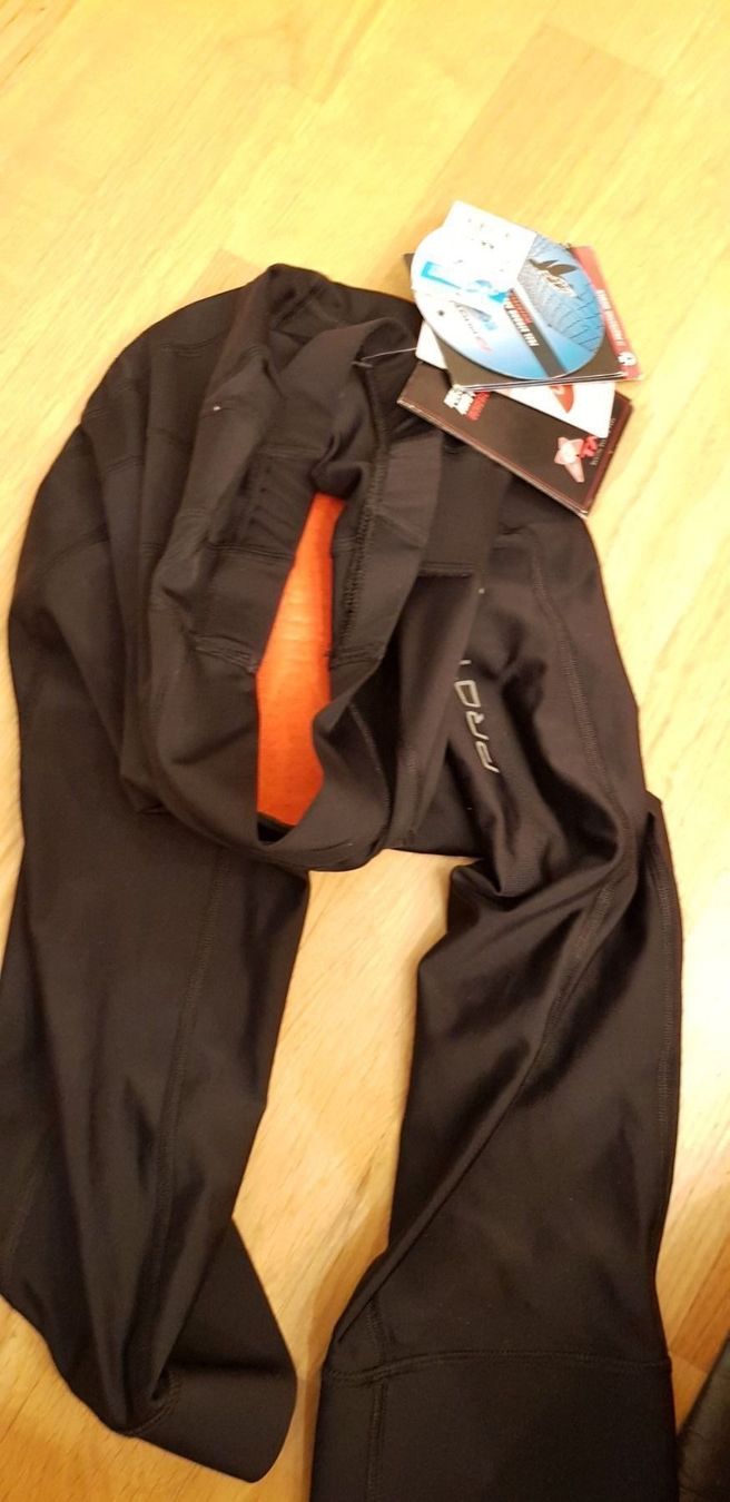 Pantaloni: PROTECTIVE SEQUENCE TIGHT  3/4 DAMEN  36 – Nuovo e nell'imballaggio originale da Kilchberg ZH venduto da boanse 1