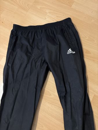 Adidas Trainingshose / Regenhose schwarz Gr. 9 / L
