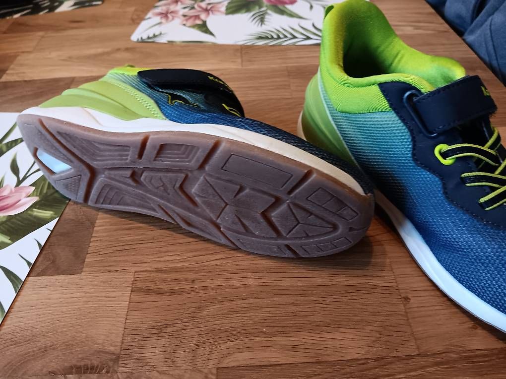 Scarpe per ragazzi: Verkaufe Hallenturnschuhe gr.32 – Usato da Günsberg venduto da ste_qq59 1