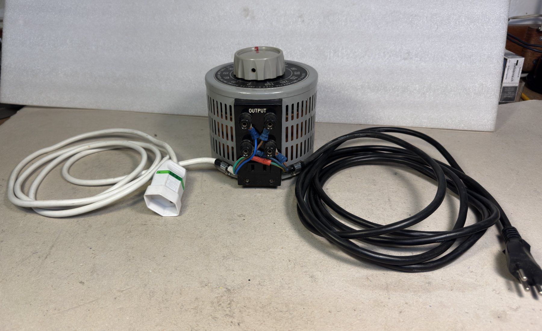 Electrotechnique: Transformer Variac – D'occasion à Ins par funkflieger