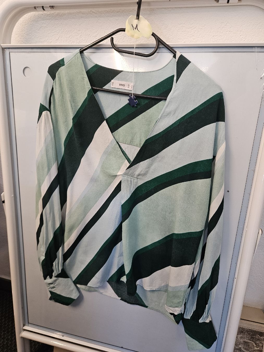 Mango Camicette: Mango Bluse mit grünen Streifen,  Grösse M – Nuovo (secondo la descrizione) da Ormalingen venduto da nomolnoi