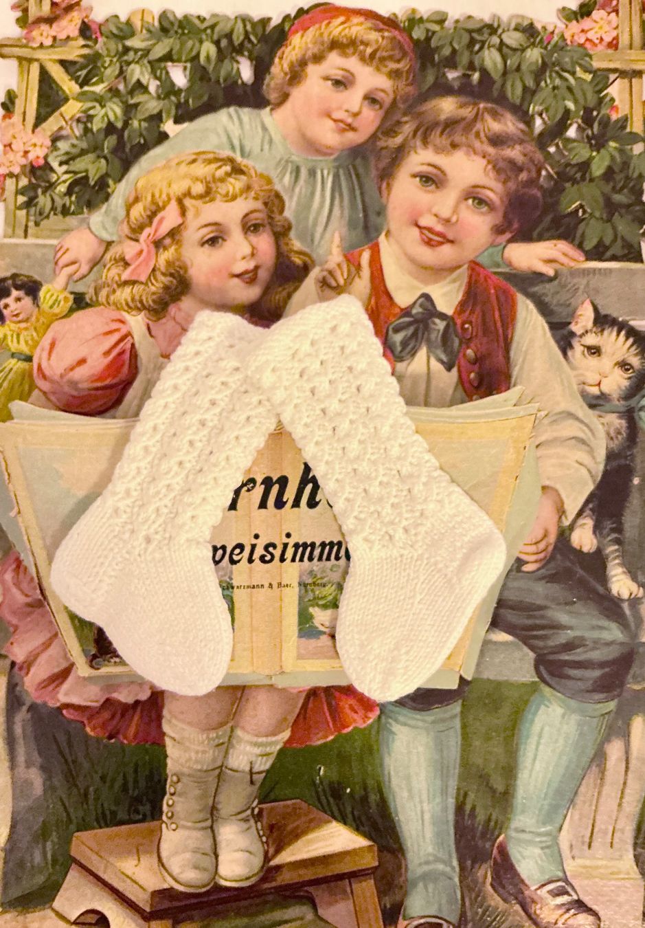Bambole: SCHÖNE ÄLTERE PUPPEN STRICKSÖCKLI – Usato da Zell LU venduto da Silvermemory
