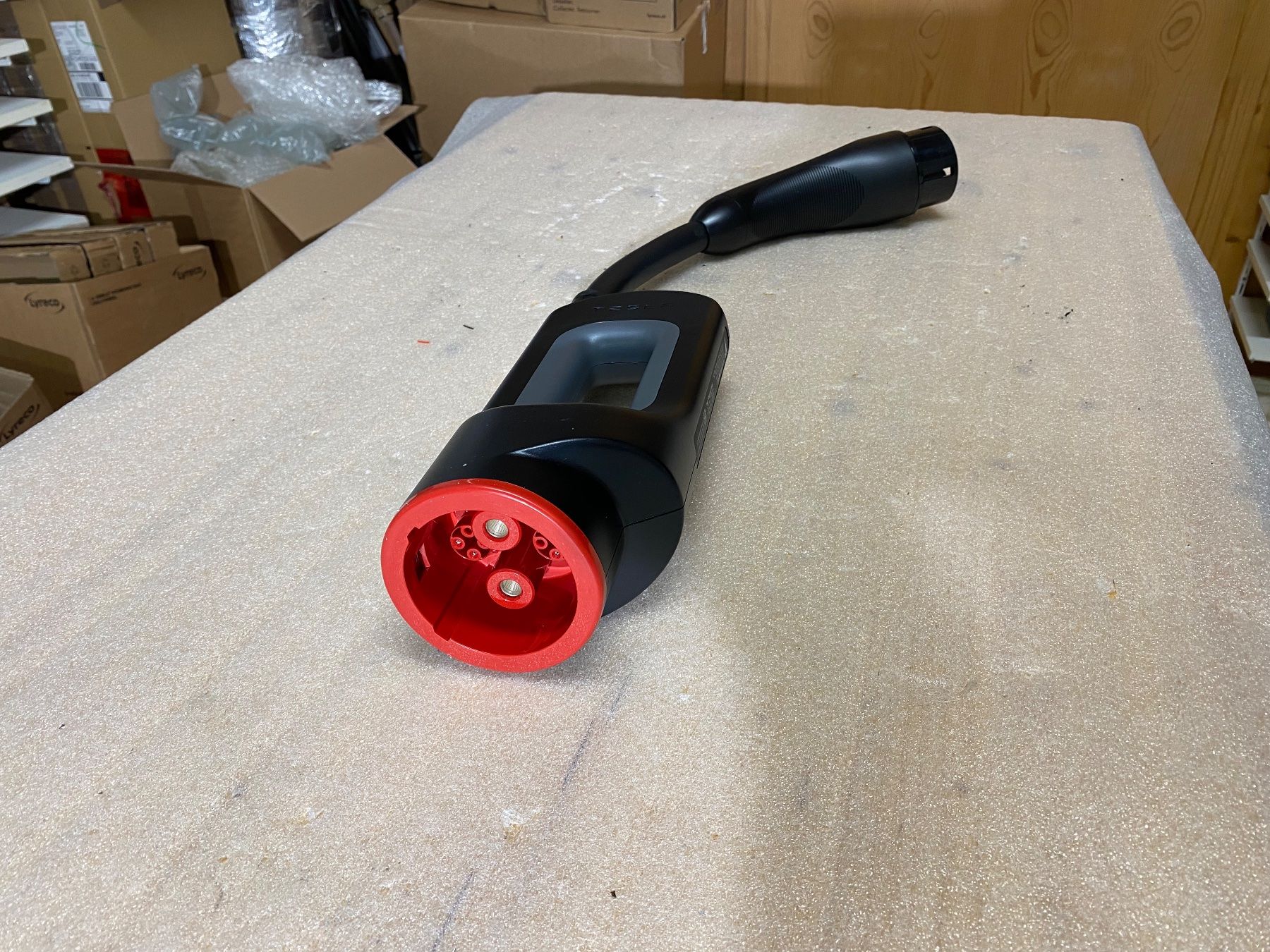 Tesla Chargeurs de batterie: Tesla CHAdeMO Adapter neu – Neuf (Voir description) à Kollbrunn par Roman2995 1