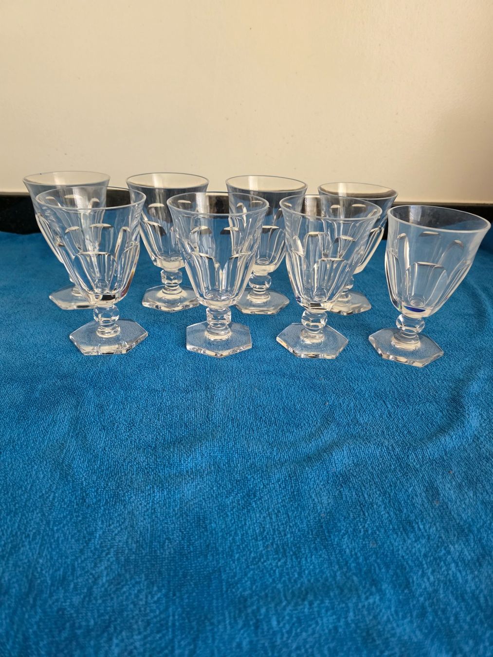Baccarat Bicchieri: 8 Baccarat-Kristall Weingläser – Usato da Villmergen venduto da stier74