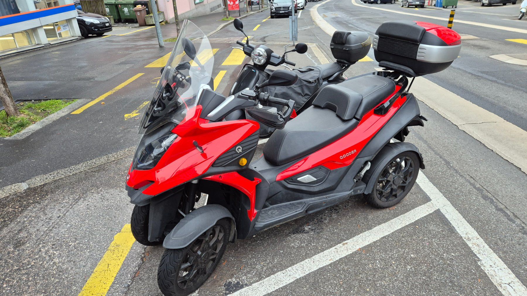 Qooder Scooters: Quadro Qodder 4, rouge, état impeccable, 2019, 20000 km – Gebraucht aus Vulliens von macgama 2